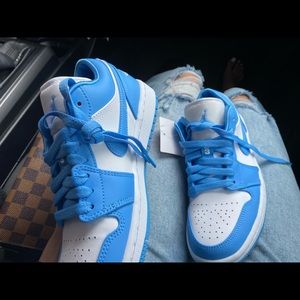 Air Jordan 1 Low Woman’s “Unc”